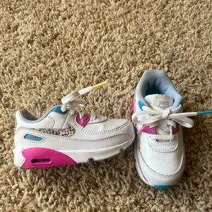 Toddler girls Nike air max tennis shoes size 8